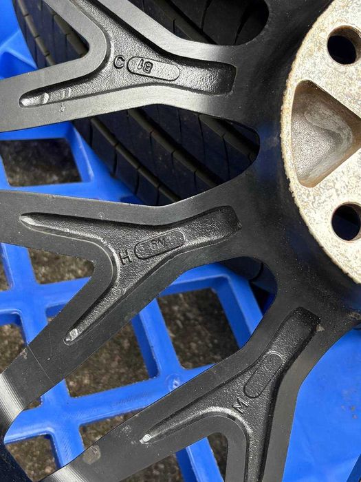 Диски BMW R20 5x120 8.5J ET33  Dia72.6 F10 F01 F25