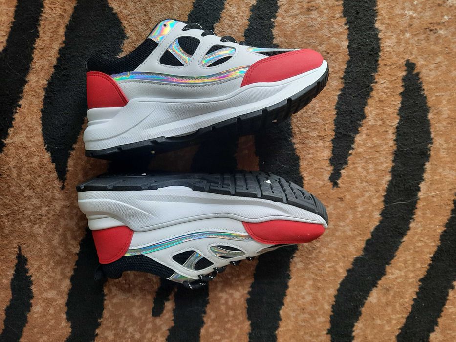 Buty  damskie  sneakersy  białe  czarne czerwone nowe 38