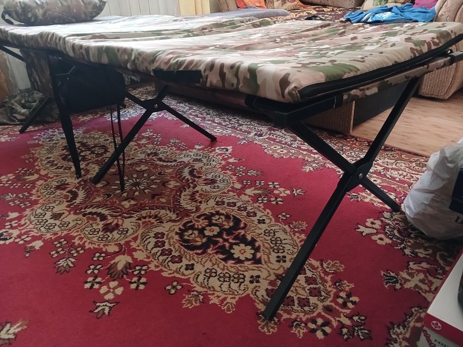 Посилена розкладачка до 200 кг, НОВА, з матрасом та подушкою