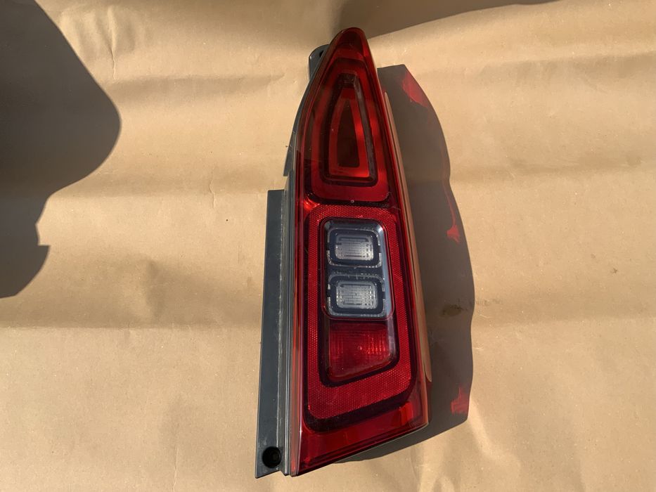 Lampa tylna tyl prawa combo E rifter proace doblo berlingo 9820555280