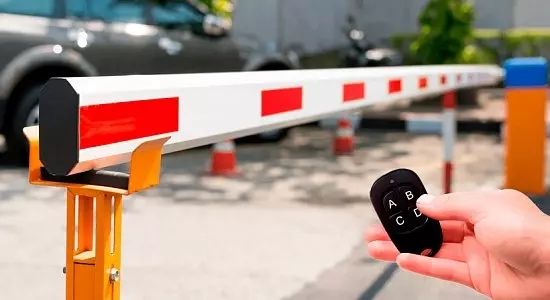 Chaves de Carro e Comandos de Portão. Abertura de veículos