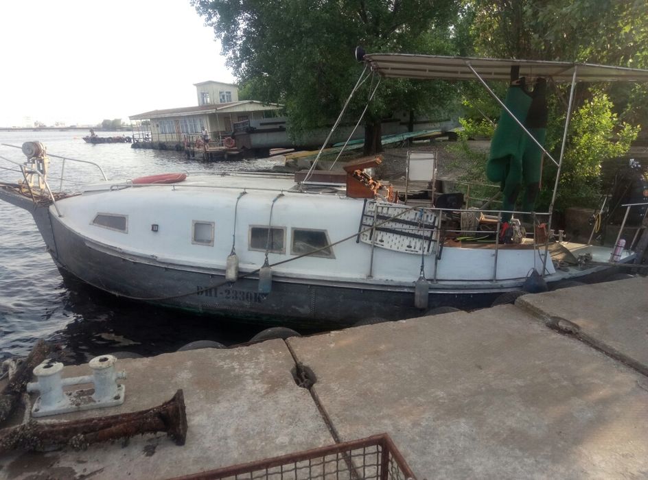 Катер водоизмещающий