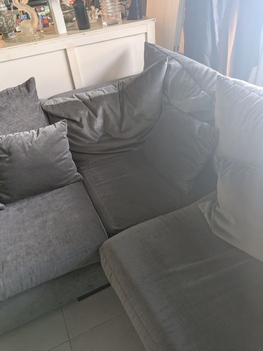 Sofá 5 lugares com almofadas como novo