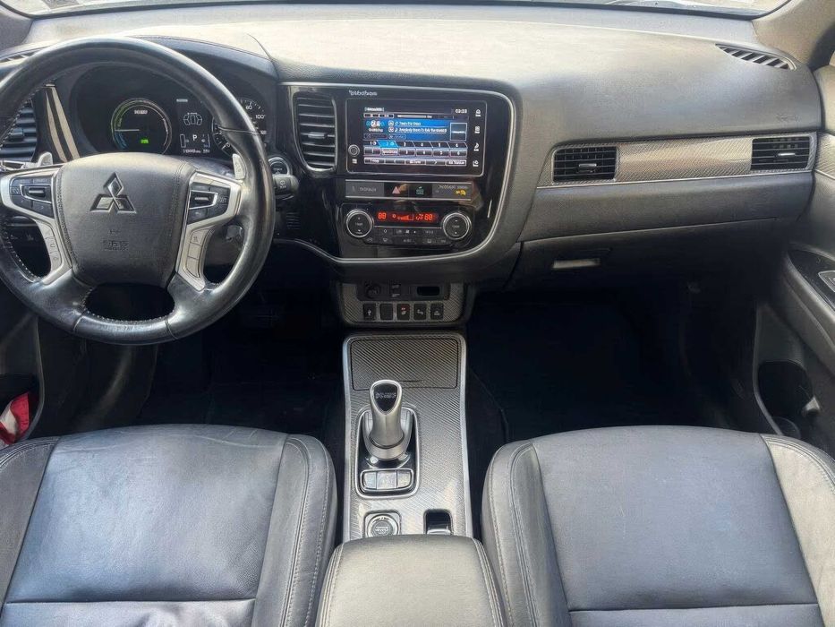 Mitsubishi Outlander Hybrid Plug-in SEL S-AWC      2019