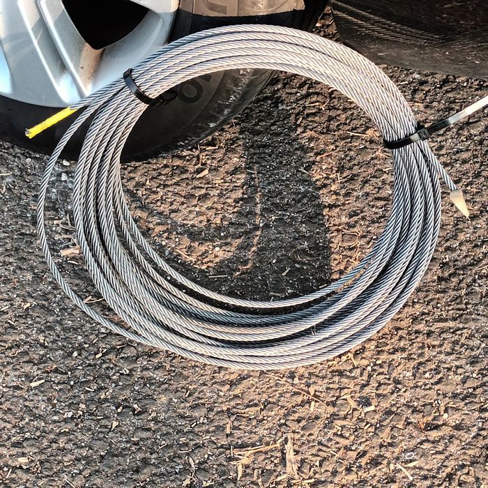 Cábo de aço 10 mm.novo vendo ou troco por telemóvel compativelcom o preço do cabo cábo de aço com 20 mt