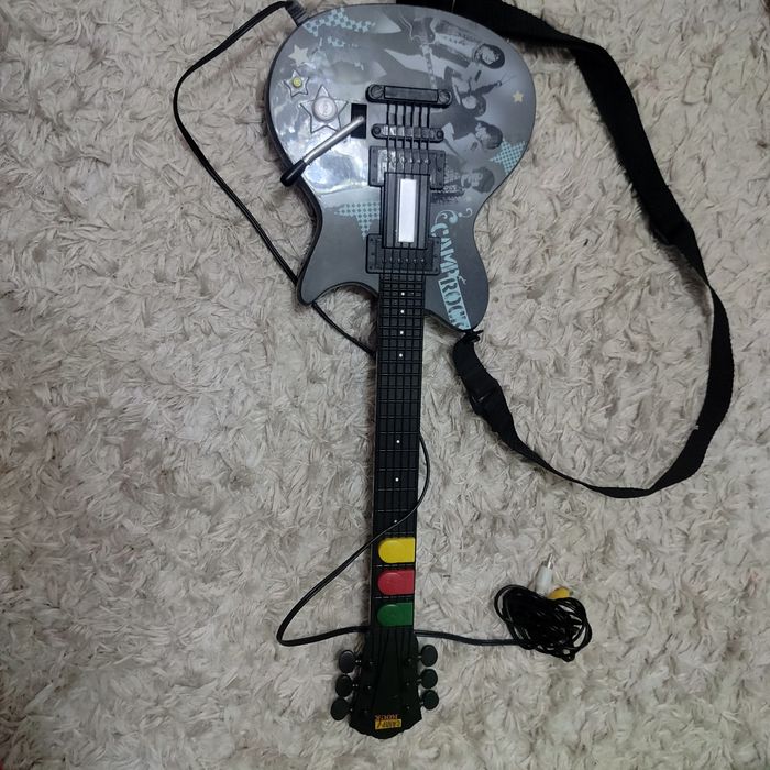Продам электрогитару игрушечная