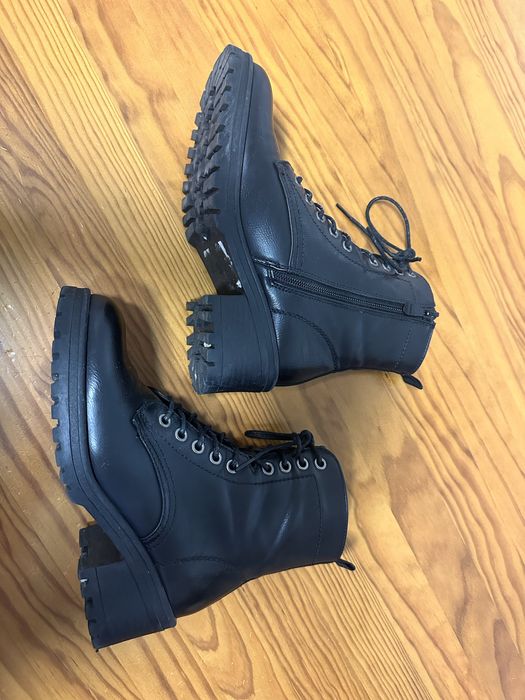 Botas menina Marca Berlusca em pele genuina tamanho 36