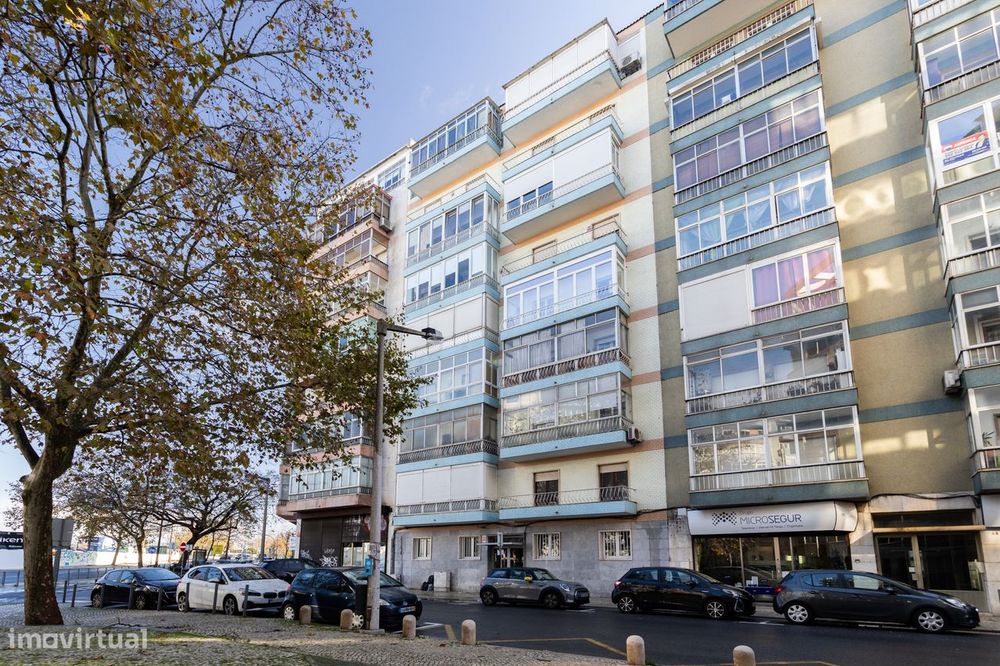 Apartamento T2 para arrendar em Alvalade