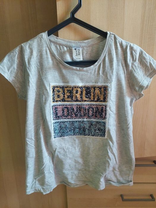 T-shirt com lantejoulas
