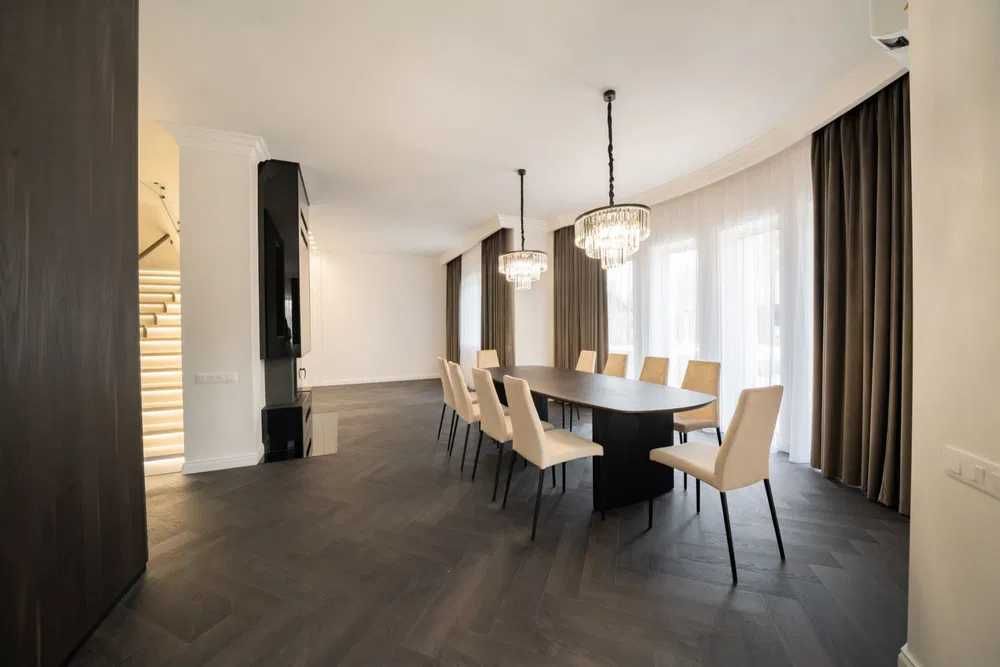 73 VIP будинок з теплим басейном банкетним залом для свят Віта поштова