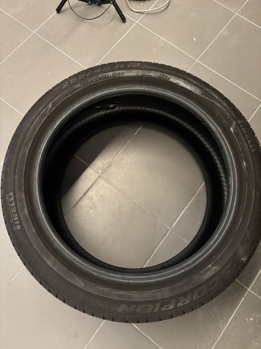 Pneu Pirelli Scorpion 255/45 R19