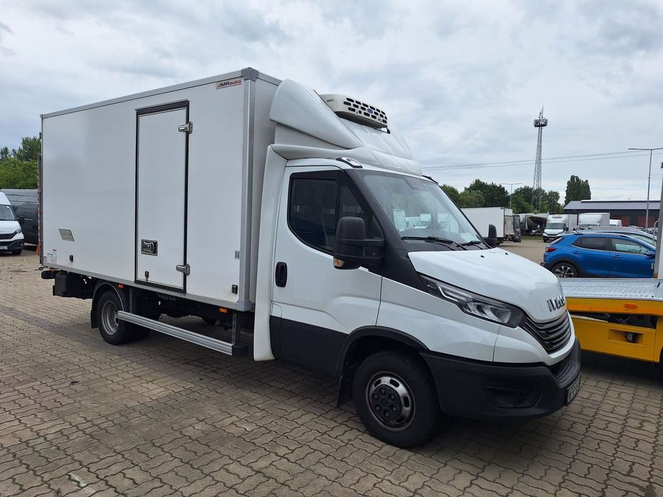 Iveco DAILY 50C18 izoterma 8EP winda 1000kg ASO serwis Agregat Carrier  IVECO DAILY 50C18 izoterma 8EP winda 1000kg ASO serwis Agregat Carrier
