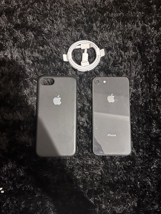 Iphone 8 Cor preta - capa apple+ cabo tudo em excelente estado