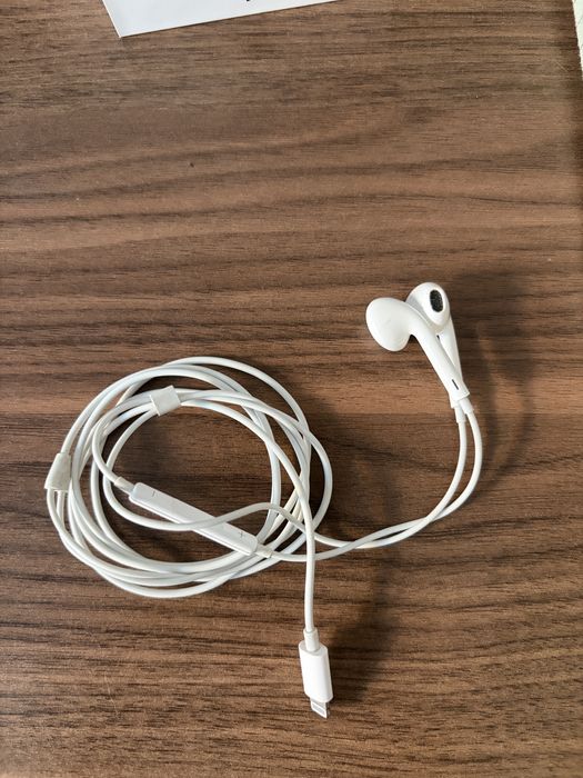 Iphone 13 stan baterii  87% 128GB + słuchawki Iphone