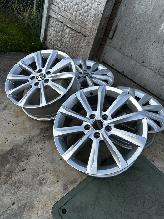 Диски Volkswagen R17 5/112 +Датчики тиску  Golf Passat CC Audi Skoda