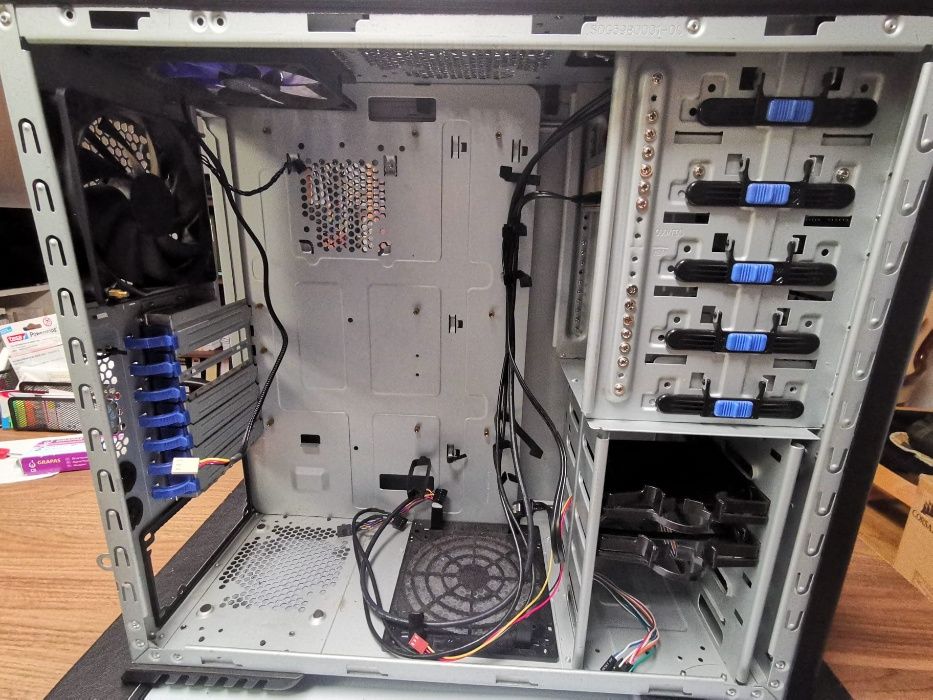 Vendo Caixa Cooler Master CM690II 4 ventoinhas, gravador de DVD Asus)