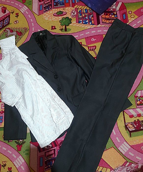 Костюм шкільний класичний брюки піджак сорочка