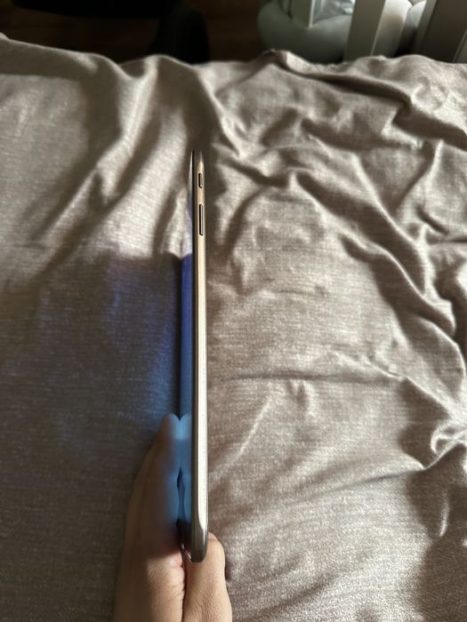 Продам планшет Samsung Sm-T561