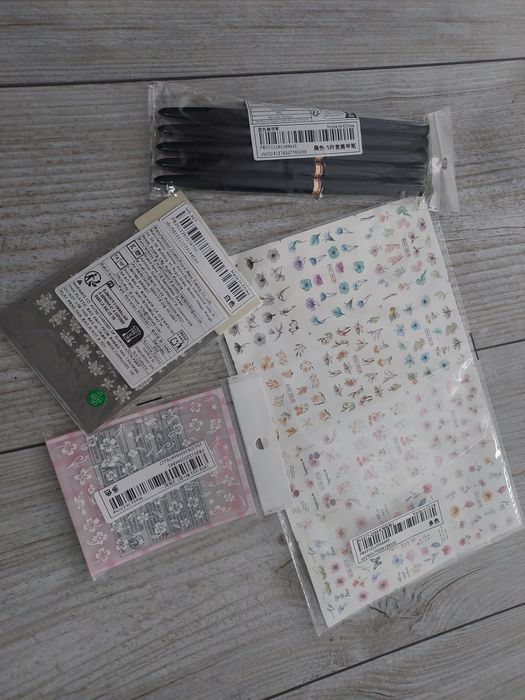 Akcesoria, ozdoby do paznokci