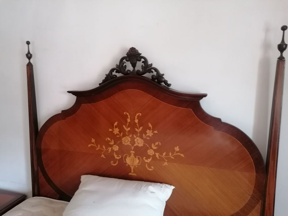 Quarto completo antigo