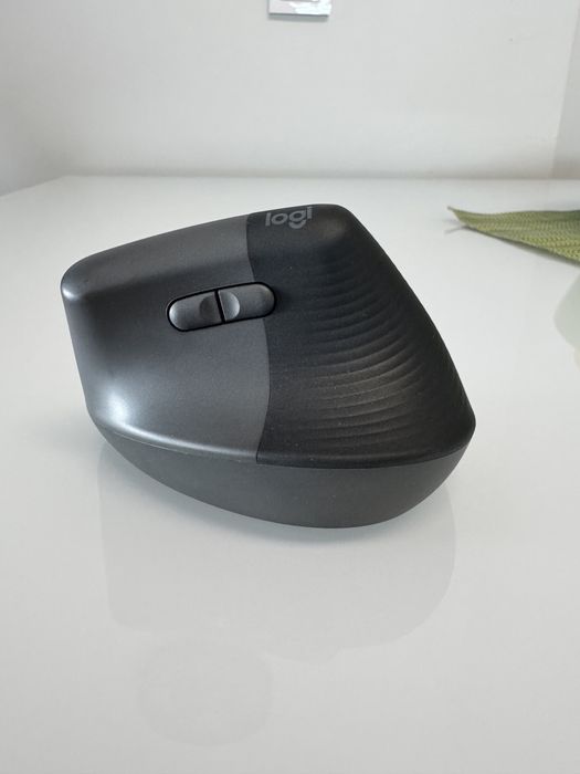 Rato ergonómico Logitech lift