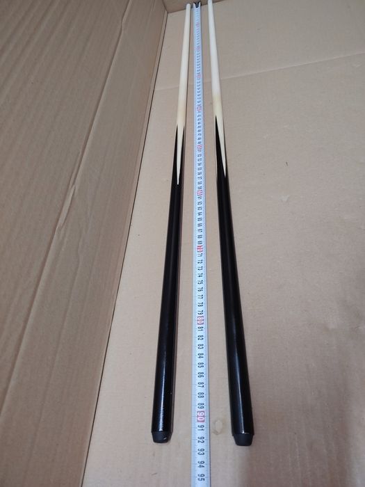 Dwa kije bilardowe jednoczęściowe 90cm