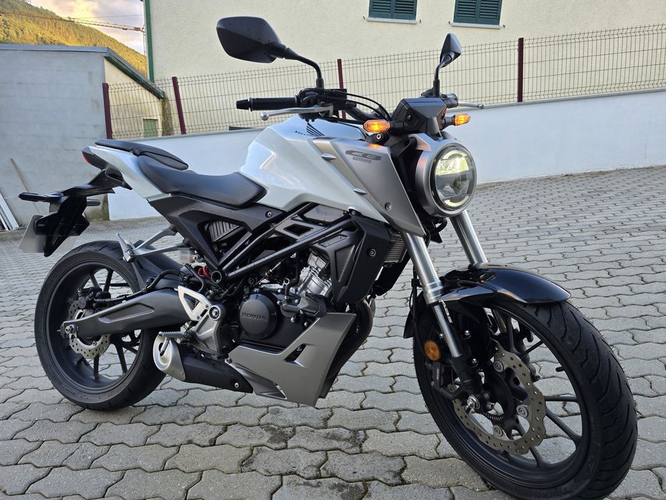 Honda CB125R  impecável