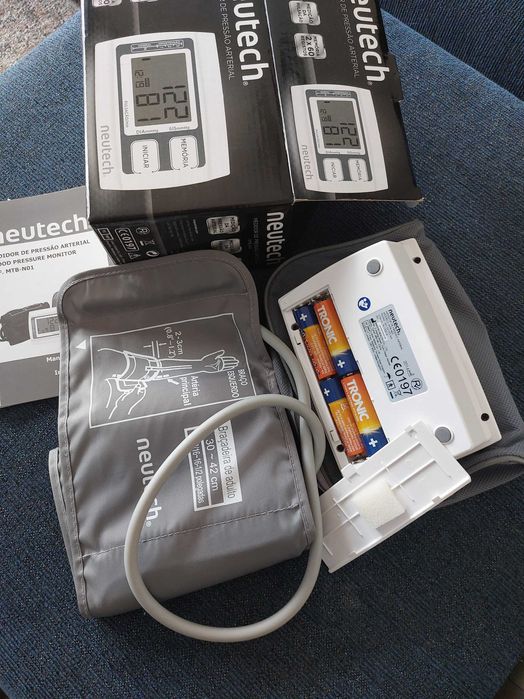 Medidor de Pressão Arterial e Pulsação Neutech novo, fácil de utilizar