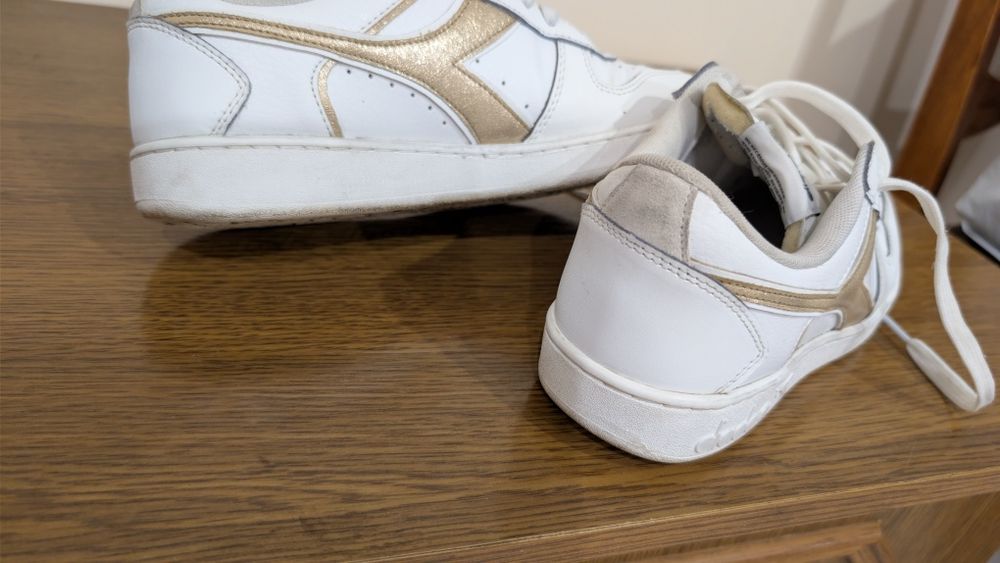 Б/у жіночі кросівски Diadora