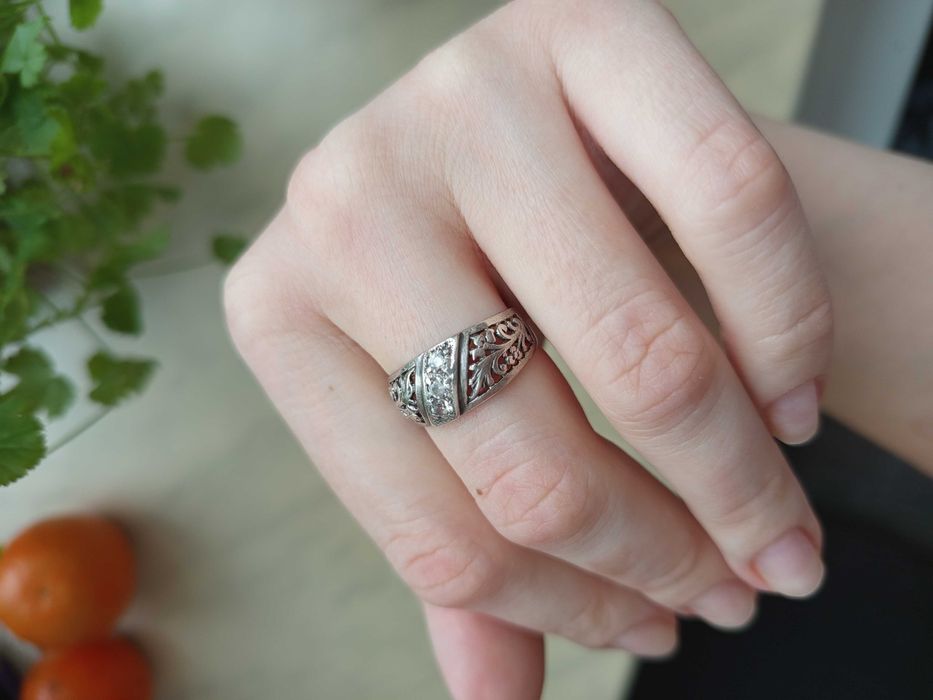 Продам серебряный перстень