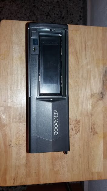 Caixa de CD’s Kenwood KDC-C717