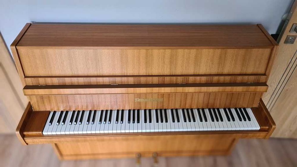 Bardzo dobre pianino Grotrian-Steinweg 1968 r. po nauczycielu muzyki