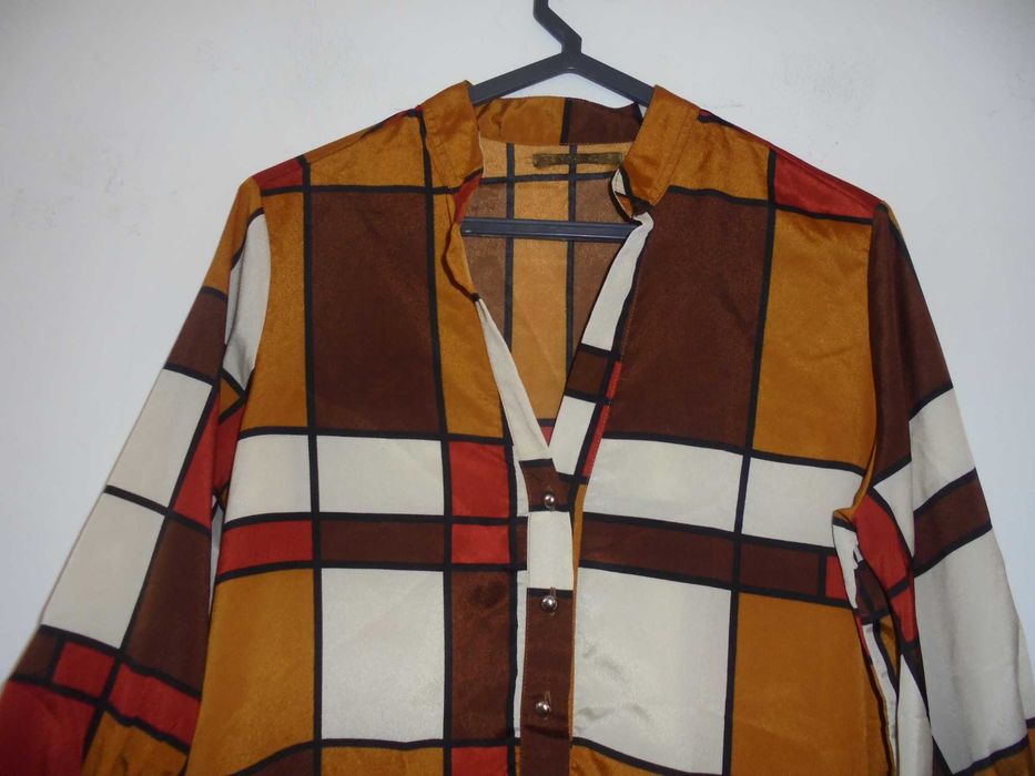 Blusa de senhora muito colorida