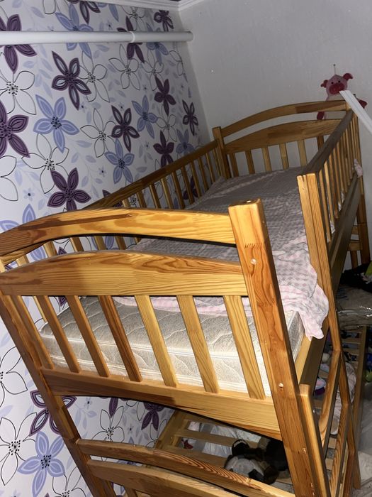 Продам двухярусную кровать, б/у