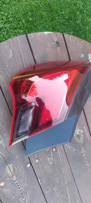 Lampa tylna lewa astra j gtc