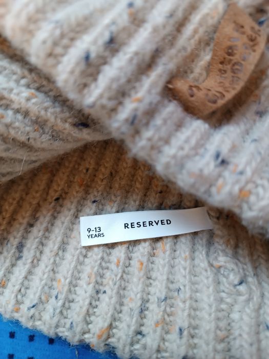 Czapka beżowa Reserved