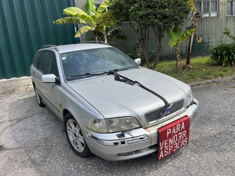 Volvo V40 1.9 DID Ano 2001