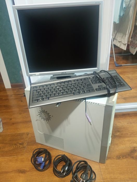 Комп'ютер стаціонарний