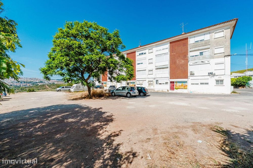 Apartamento T2 à venda na Praceta Dom João IV