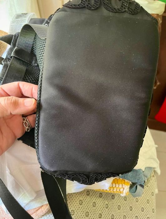 Mochila Guess toda bordada