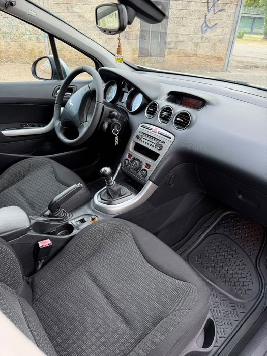 Peugeot 308 SW — fotografia 10