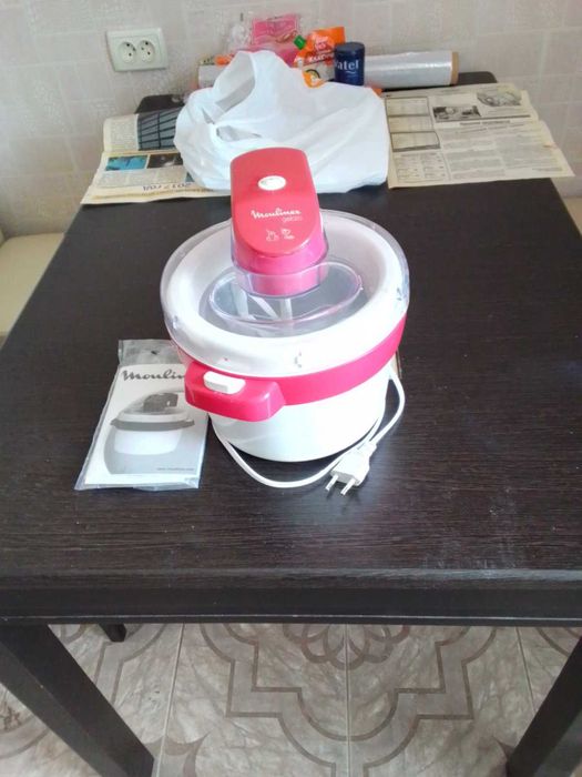 Продам мороженицу Moulinex