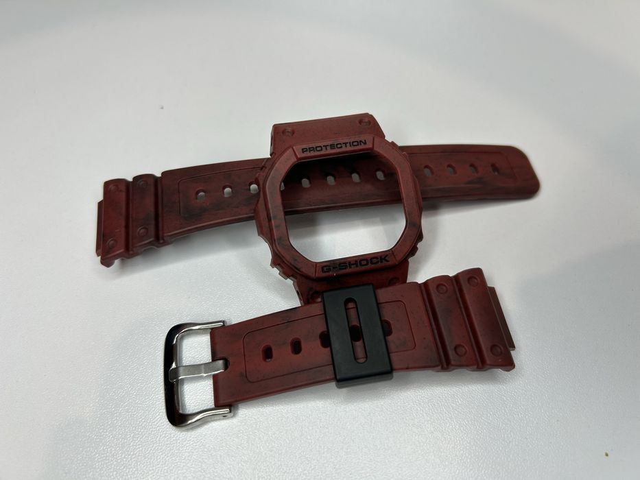 Продаж комплекту ремінець та безель Casio 5600