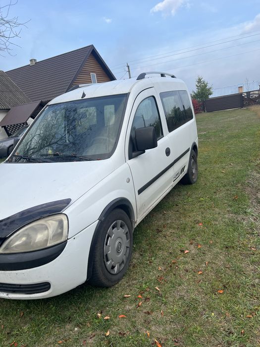 Opel Combo автомобіль