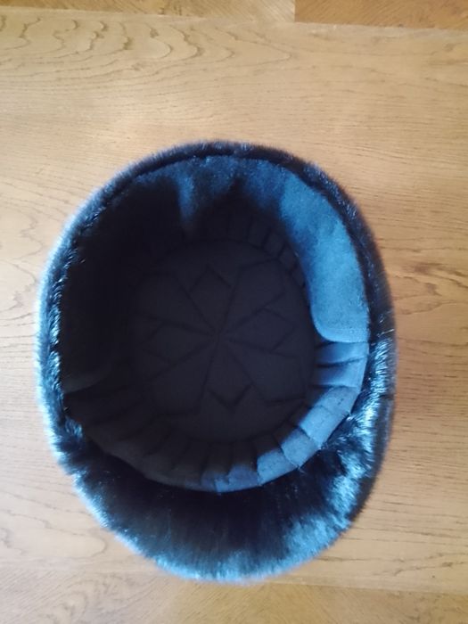 Зимова чоловіча шапка із хутра нерпи