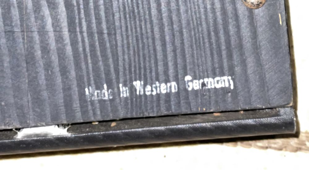 Arpa antiga em madeira
