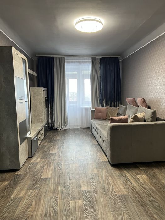 Продам 2 кімнатну кв ( бульвар Студентський)