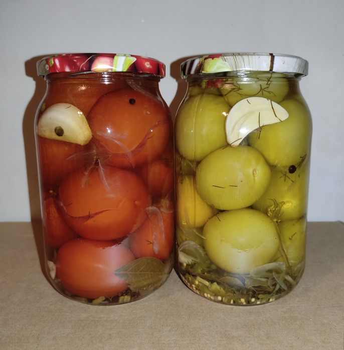 Domowe pomidory marynowane słodko kwaśne 900 ml