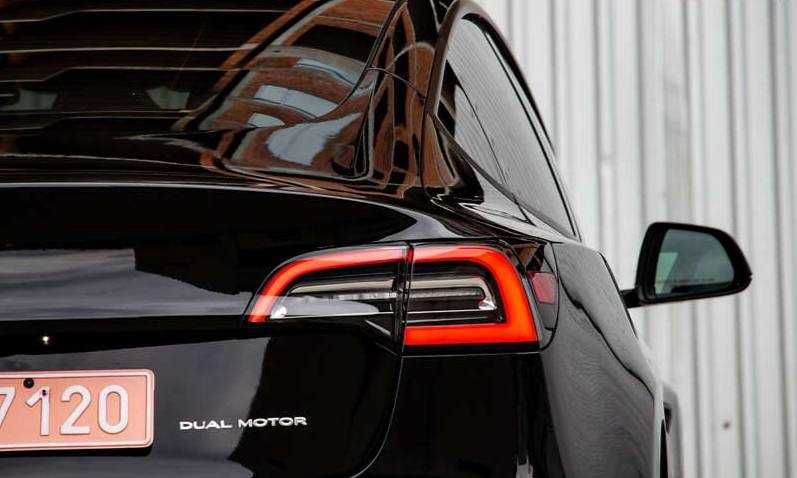 Tesla Model 3 2021 AWD