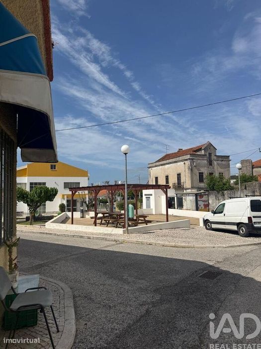 Loja / Estabelecimento Comercial em Malhou, Louriceira e Espinheiro de